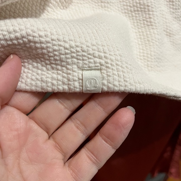 Lululemon pullover - Picture 3 of 4